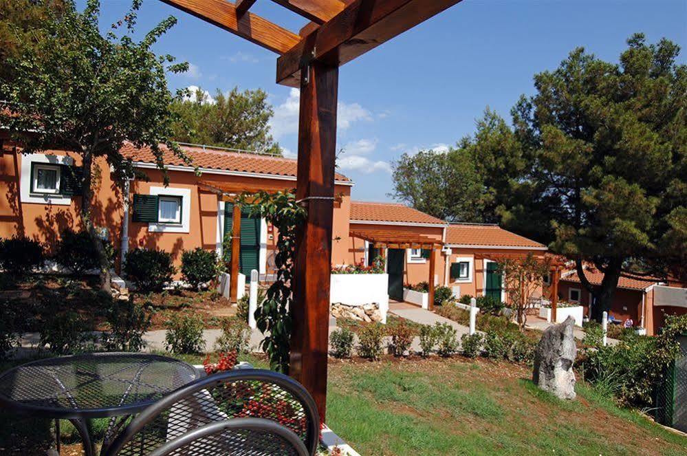 Naturist Park Koversada Villas, Върсар Екстериор снимка