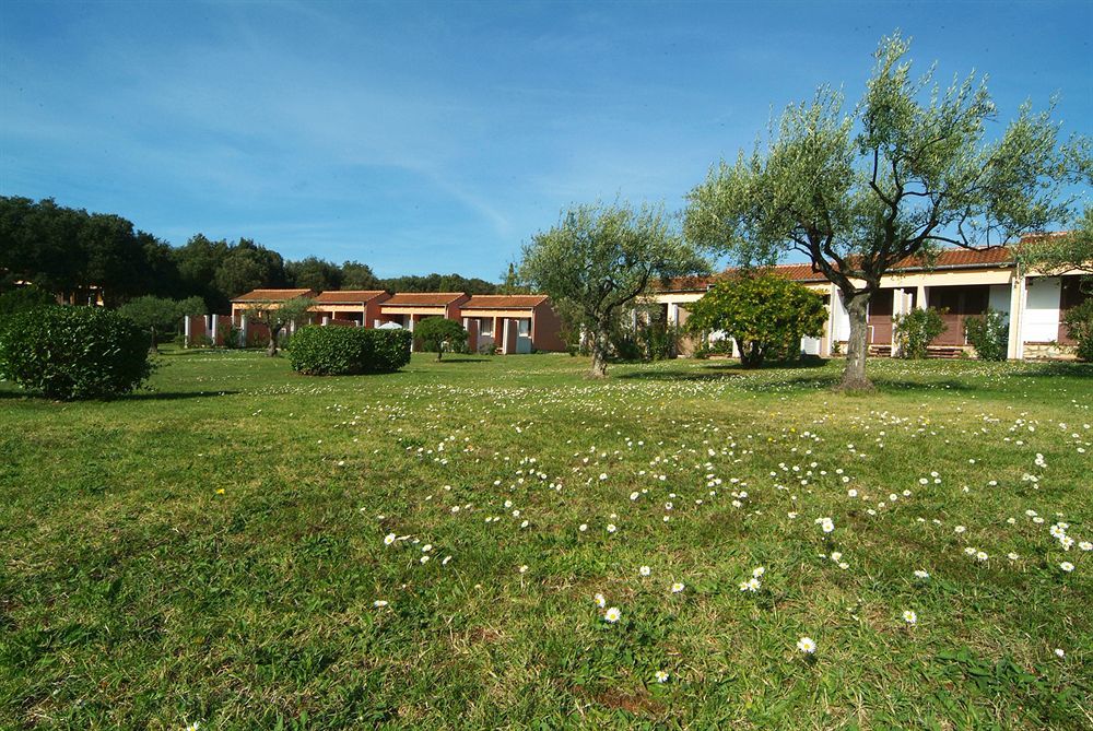 Naturist Park Koversada Villas, Върсар Екстериор снимка